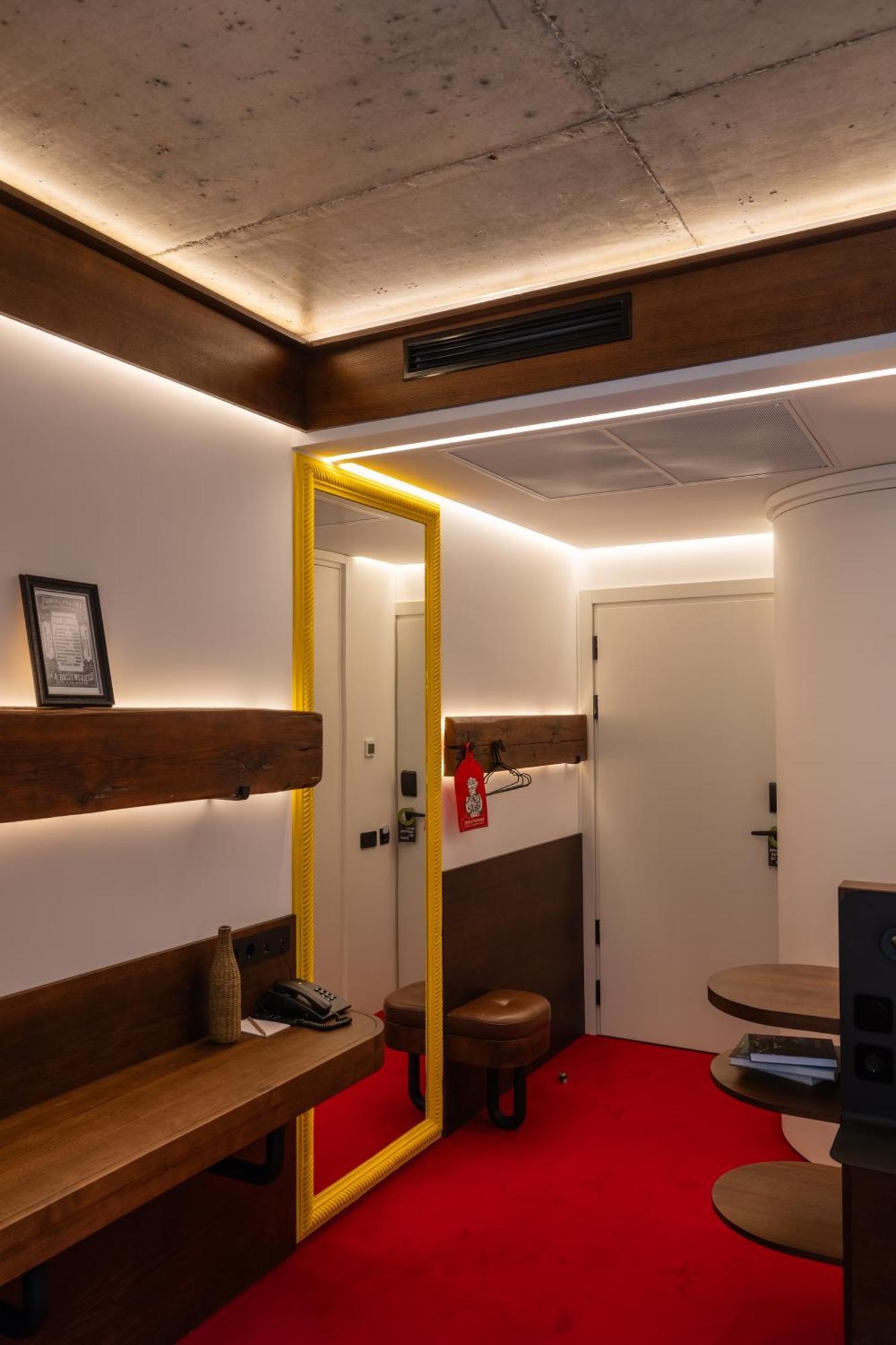 !Fest Hotel Rynok Square Λβιβ Εξωτερικό φωτογραφία