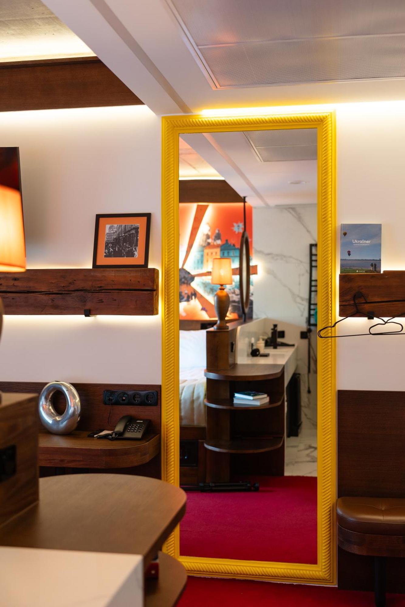 !Fest Hotel Rynok Square Λβιβ Εξωτερικό φωτογραφία